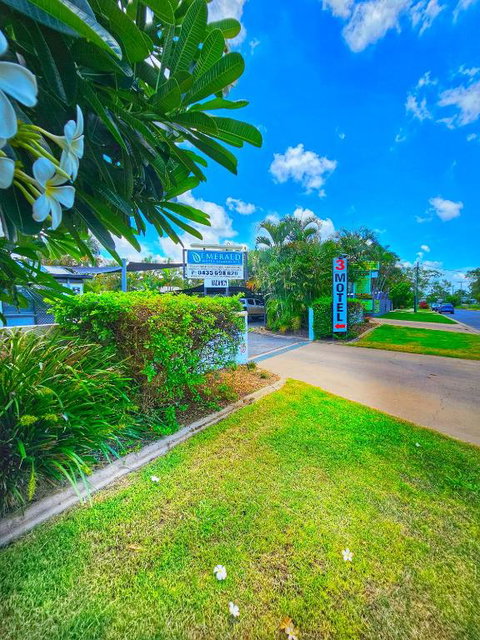 Emerald Motel Apartments - Accommodation Bookings 0