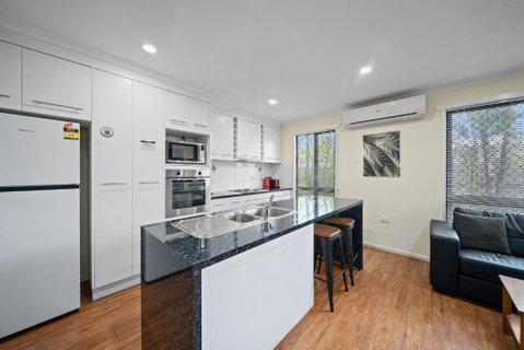 Emerald Motel Apartments - Accommodation Bookings 1