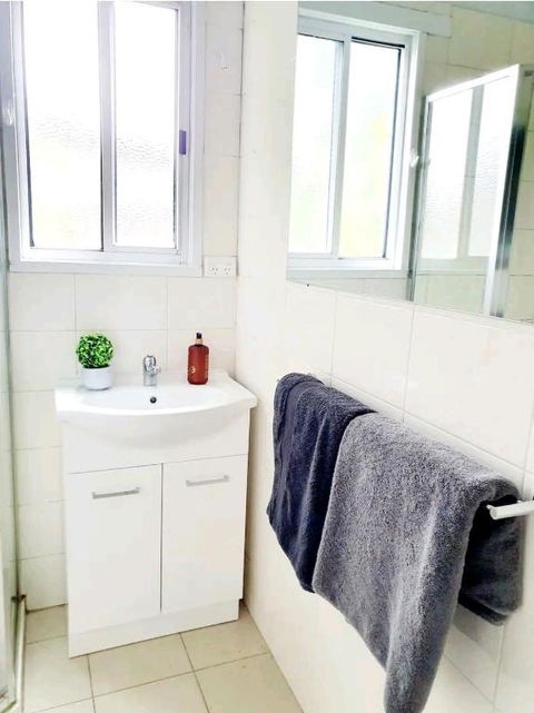 Entire 3 Bedroom Doveton House, No Sharing - Accommodation Bookings 4