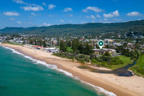 Esplanade Escape - Beachfront Family Bliss - Accommodation Bookings 1