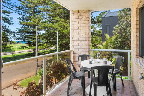 Esplanade Escape - Beachfront Family Bliss - Accommodation Bookings 3