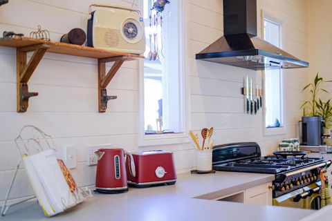 Entire Boutique Home - The Rustic Cottage - Canungra - Accommodation Bookings 4