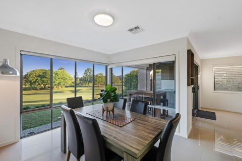Fairway Village @ Windaroo Lakes Golf Club - Accommodation Bookings 0