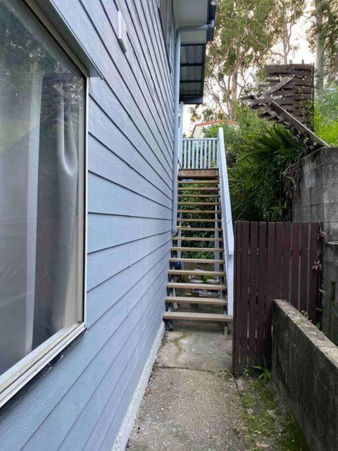 FAMILY 3-bedroom Everton Hills Apartment - Accommodation Bookings 2