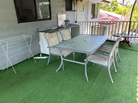 FAMILY 3-bedroom Everton Hills Apartment - Accommodation Bookings 3