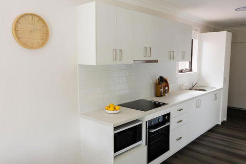 Family Friendly 3 Bedroom Home - Summer Dayz Shoal Bay - Accommodation Bookings 3