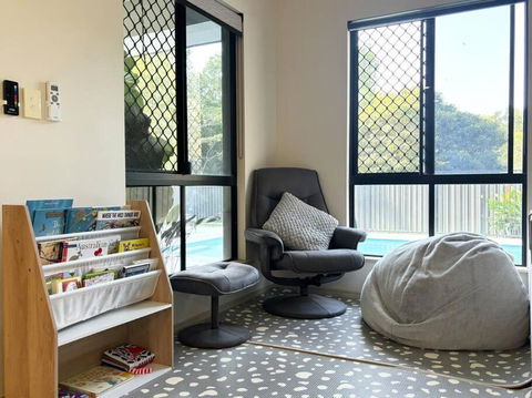 Family Friendly Tropical Oasis With Saltwater Pool - Accommodation Bookings 1