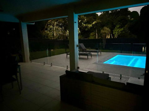 Family Friendly Tropical Oasis With Saltwater Pool - Accommodation Bookings 2