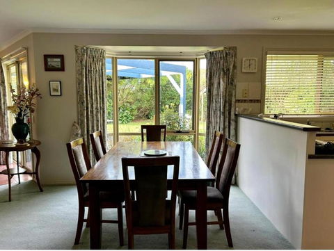 Family Holiday Home - Accommodation Bookings 4