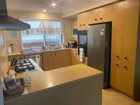 Family Home- Close To Knox City & Dandenong Ranges - Accommodation Bookings 3