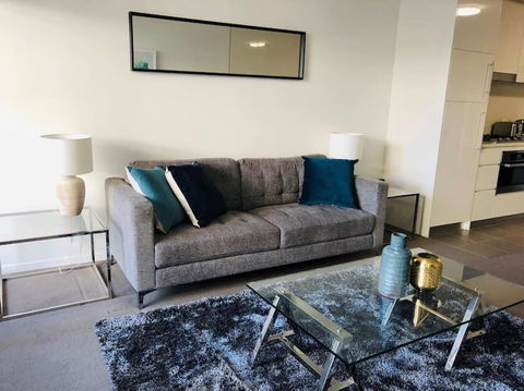 Fantastic Executive Apartment Neutral Bay GRO17204 - Accommodation Bookings 0