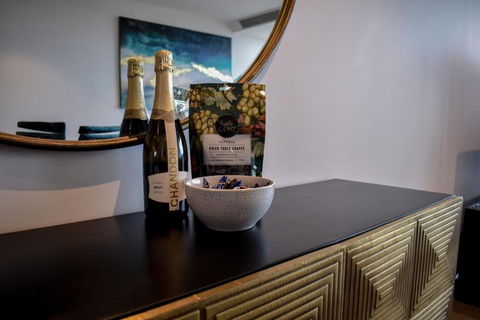 Fantastic 3 Bedroom Apartment In Southbank - Accommodation Bookings 2