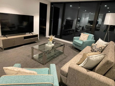 Fantastic 3 Bedroom Apartment In Southbank - Accommodation Bookings 3
