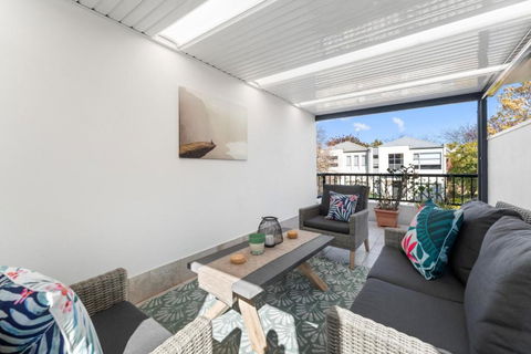 Fantastic Family Home Near City - Accommodation Bookings 0