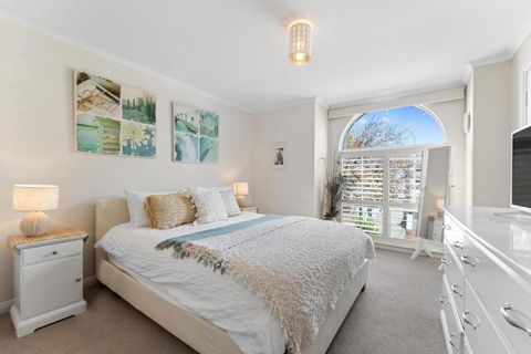 Fantastic Family Home Near City - Accommodation Bookings 4