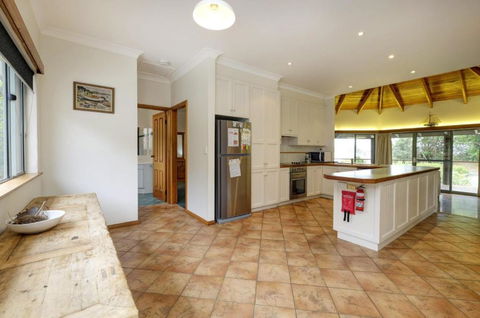 Far Shore - Accommodation Bookings 4