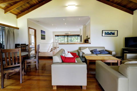 Far Shore - Accommodation Bookings 3