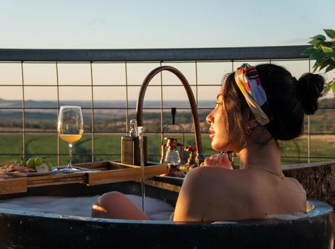 Faraway Domes - Accommodation Bookings 1
