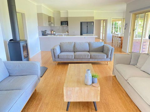Farmhouse In The Heart Of Wine Country, 10 Minutes To Beach - Accommodation Bookings 1