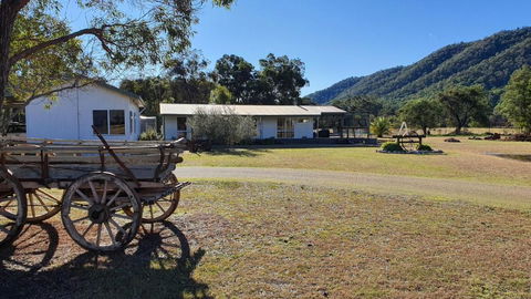 Feathertop Views And Barn - Accommodation Bookings 0
