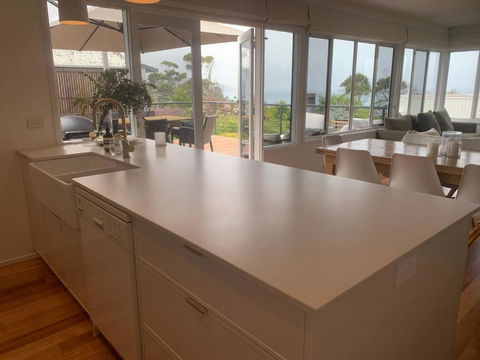 Fern Ocean Views Middle Of Town WiFi And Pet Friendly - Accommodation Bookings 2
