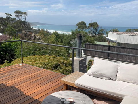 Fern Ocean Views Middle Of Town WiFi And Pet Friendly - Accommodation Bookings 0