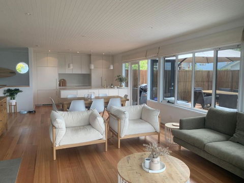 Fern Ocean Views Middle Of Town WiFi And Pet Friendly - Accommodation Bookings 3
