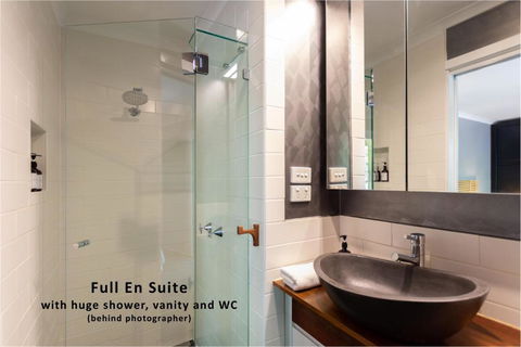Fernbrook - Luxurious Country Retreat - Accommodation Bookings 4