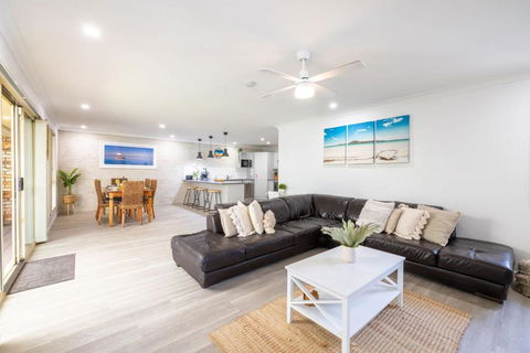 Fingal On Whitesands 1 12 Whitesands Road All On Ground Level With Air Con Wifi And Boat Parking - Accommodation Bookings 1