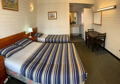 Finley Motel - Accommodation Bookings 1