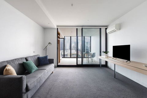 Flinders Street Simplicity Overlooking The Yarra - Accommodation Bookings 0