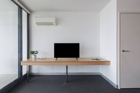 Flinders Street Simplicity Overlooking The Yarra - Accommodation Bookings 3