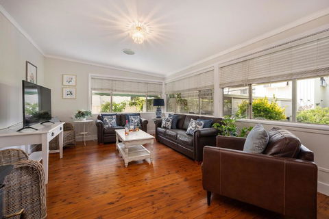Flora Cottage - Accommodation Bookings 0