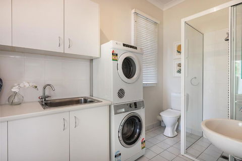 Flora Cottage - Accommodation Bookings 1