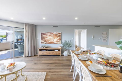 Footprints 1 - Accommodation Bookings 3