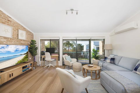 Fore Dek 4 - Accommodation Bookings 0