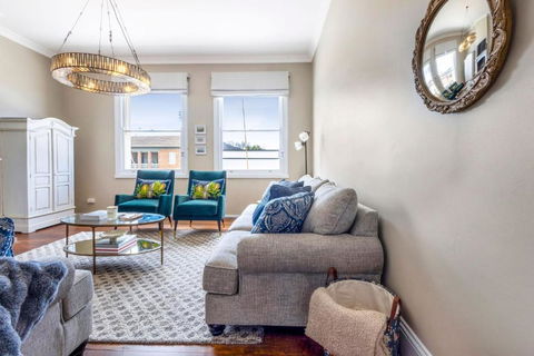Fox House Scone - Apartment 3 - Accommodation Bookings 4