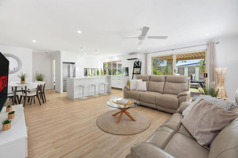 Family Coastal Getaway & Dog Welcome - Accommodation Bookings 1