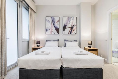 Fabulous Collins Street Luxury 2 BR Apartment - Accommodation Bookings 2