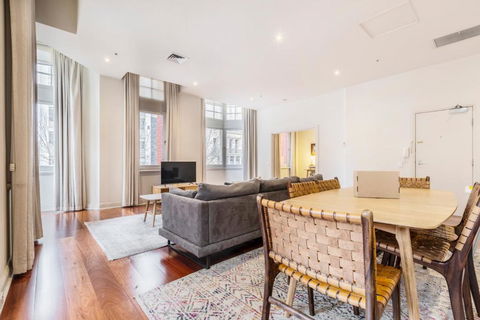 Fabulous Collins Street Luxury 2 BR Apartment - Accommodation Bookings 1