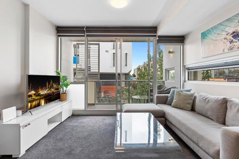 Fitzroy North 1-Bed With Balcony By Edinburgh Park - Accommodation Bookings 0