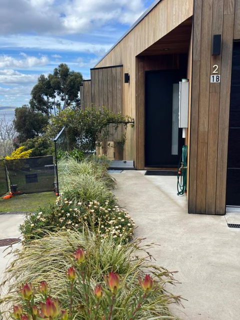 Fabulous, New, Well Appointed Beach House - Accommodation Bookings 0