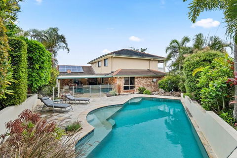 Family-Friendly 5-Bed Close To The Coast & Airport - Accommodation Bookings 0