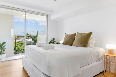 Fresh Beautifully Styled 2 BR Resort Apt At Marcoola - Accommodation Bookings 1