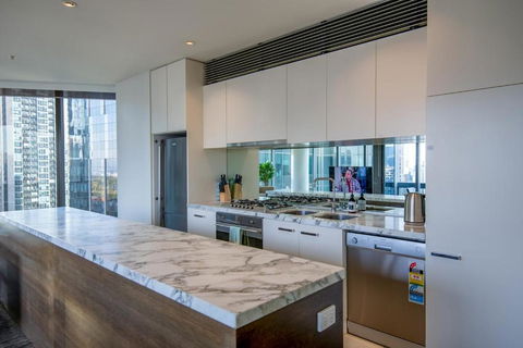 Freshwater 20th Flr Apt Amazing City River Views - Accommodation Bookings 1