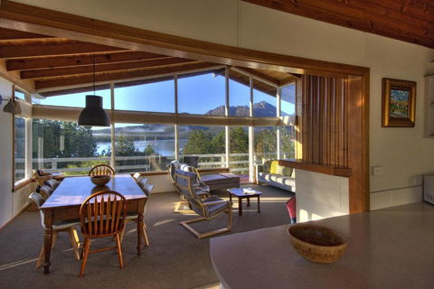 Freycinet Beachfront Retreat - Accommodation Bookings 2