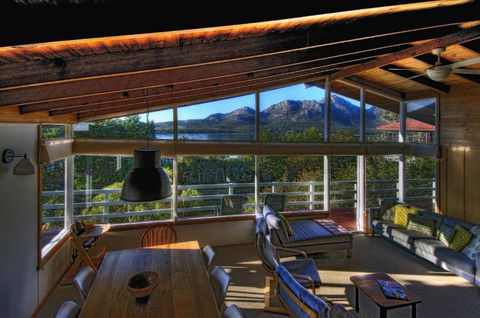 Freycinet Beachfront Retreat - Accommodation Bookings 0