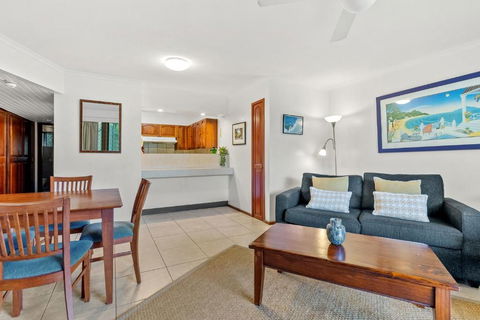 Fuller Holidays-Unit Pacific - Accommodation Bookings 3