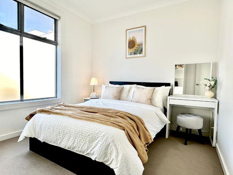Fully Equipped 3BR-Townhouse - Accommodation Bookings 1