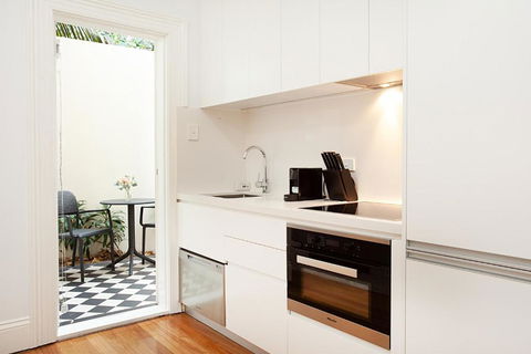 Funky Inner West Studio With Private Patio - Accommodation Bookings 2